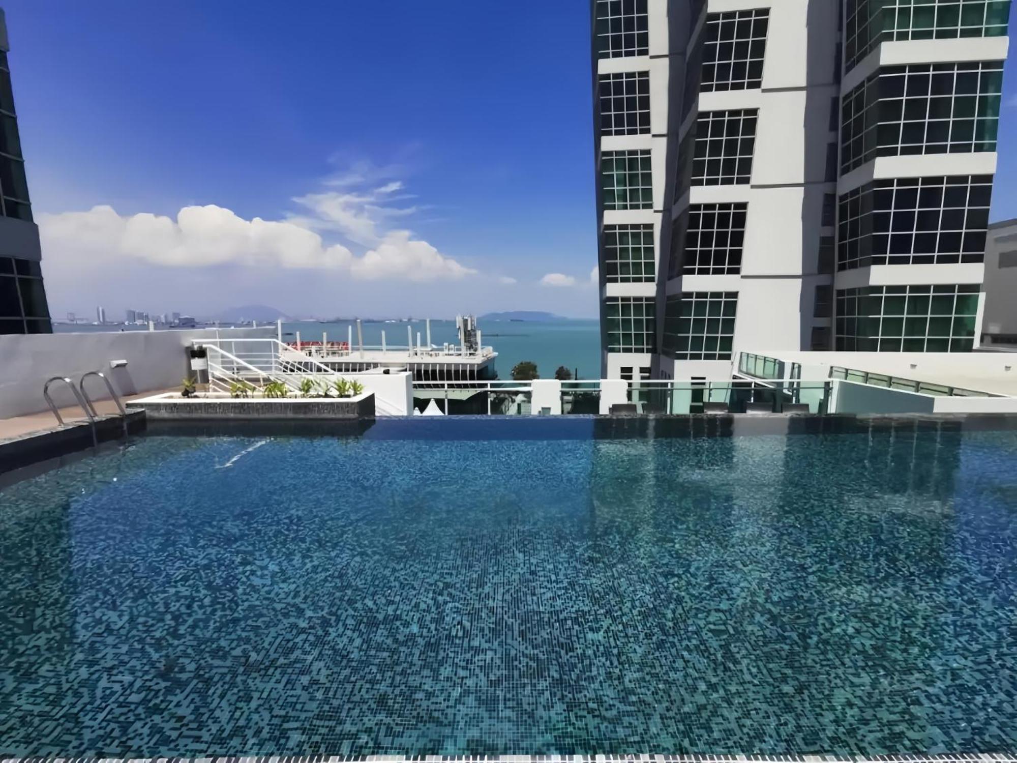 Maritime Seaview Suites Penang จอร์จทาวน์ ภายนอก รูปภาพ