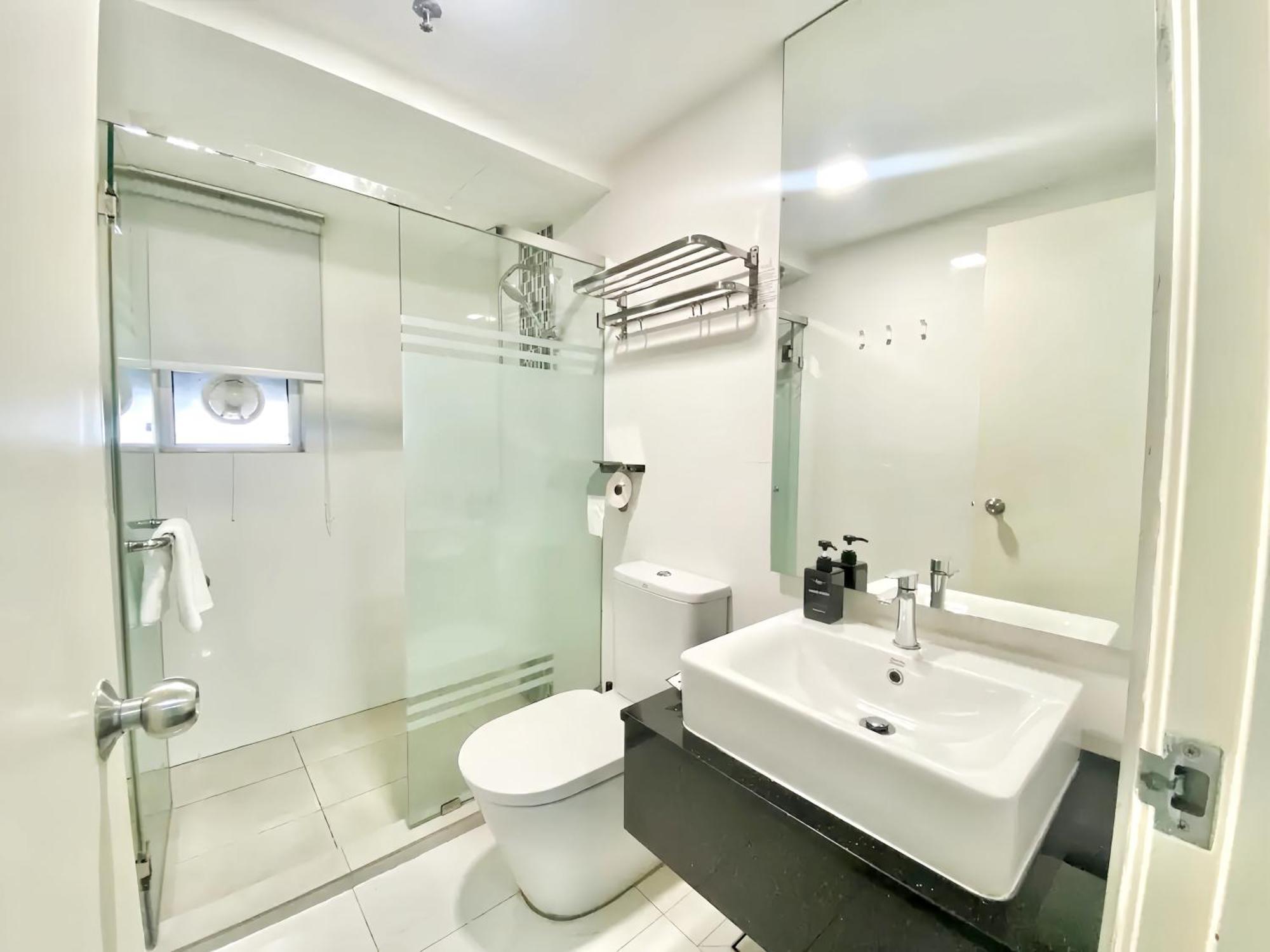 Maritime Seaview Suites Penang จอร์จทาวน์ ภายนอก รูปภาพ