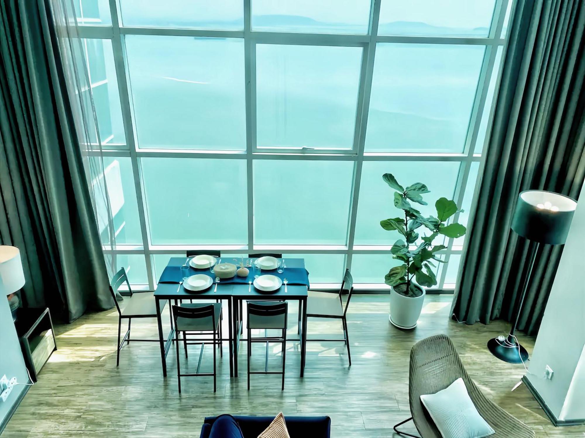 Maritime Seaview Suites Penang จอร์จทาวน์ ภายนอก รูปภาพ