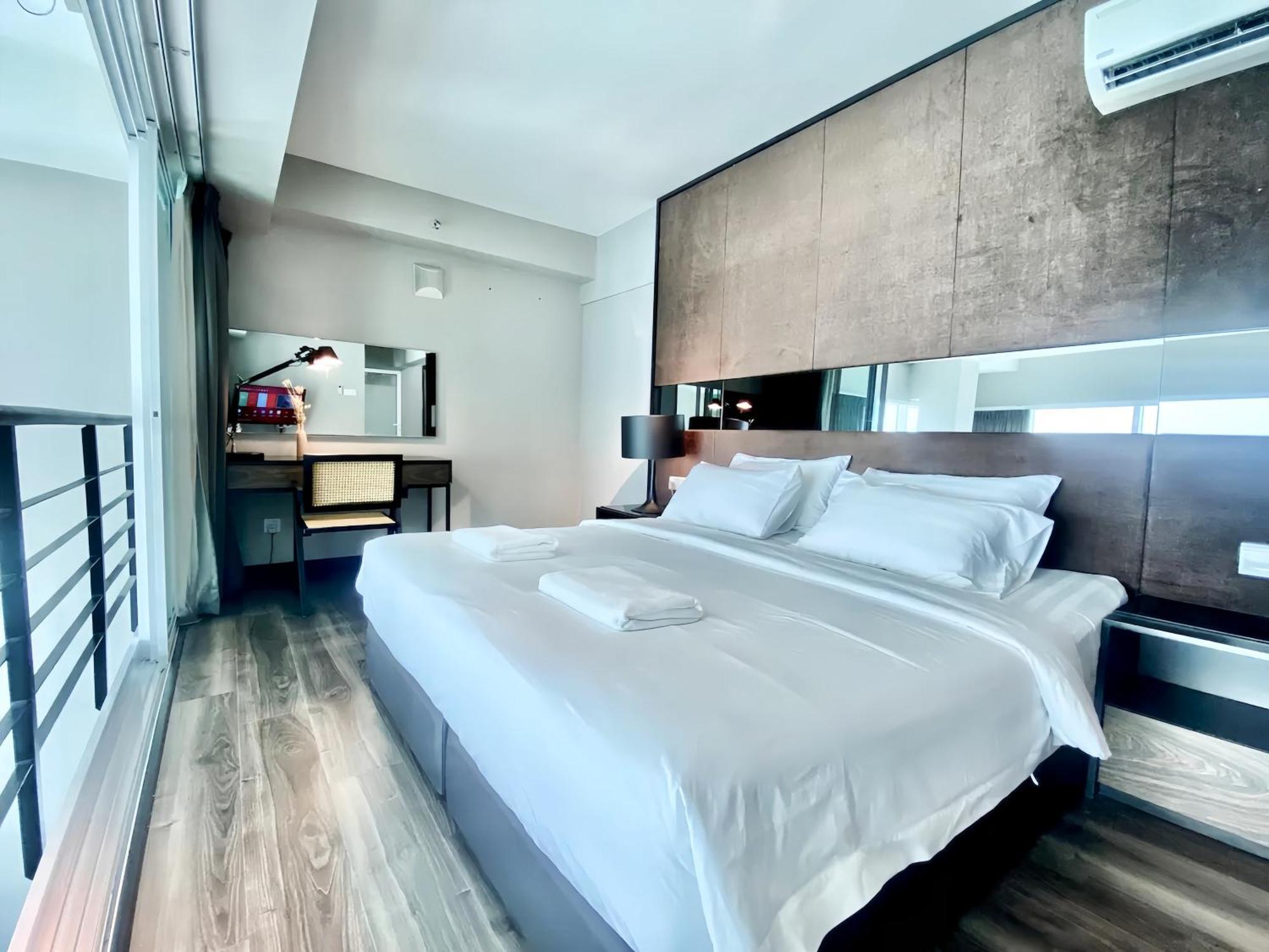 Maritime Seaview Suites Penang จอร์จทาวน์ ภายนอก รูปภาพ