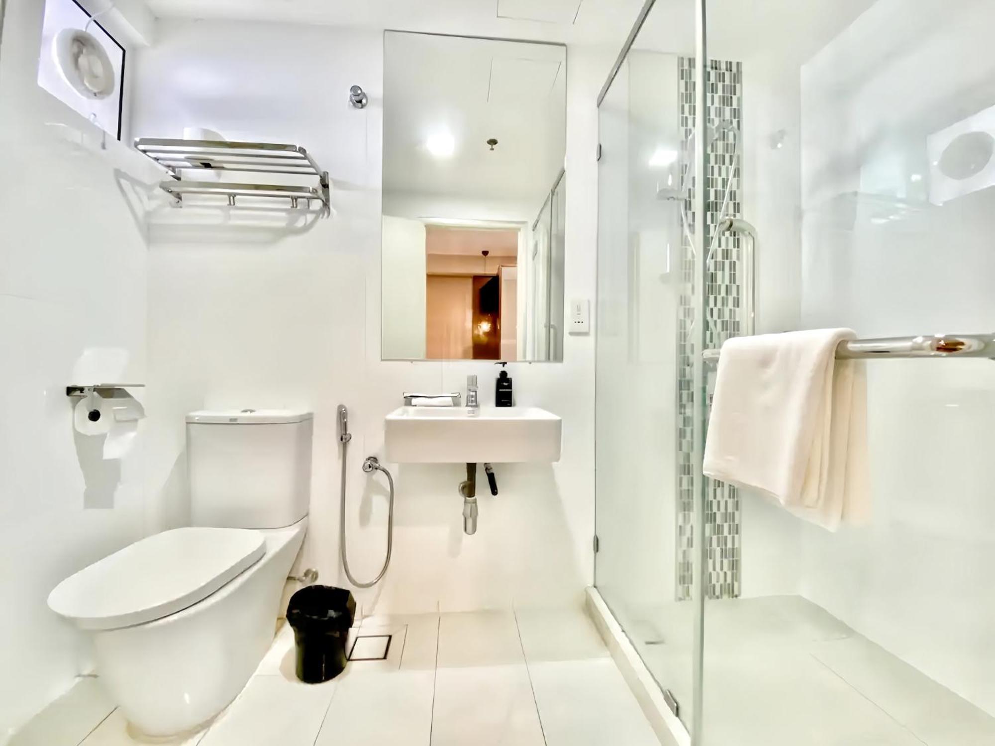Maritime Seaview Suites Penang จอร์จทาวน์ ภายนอก รูปภาพ