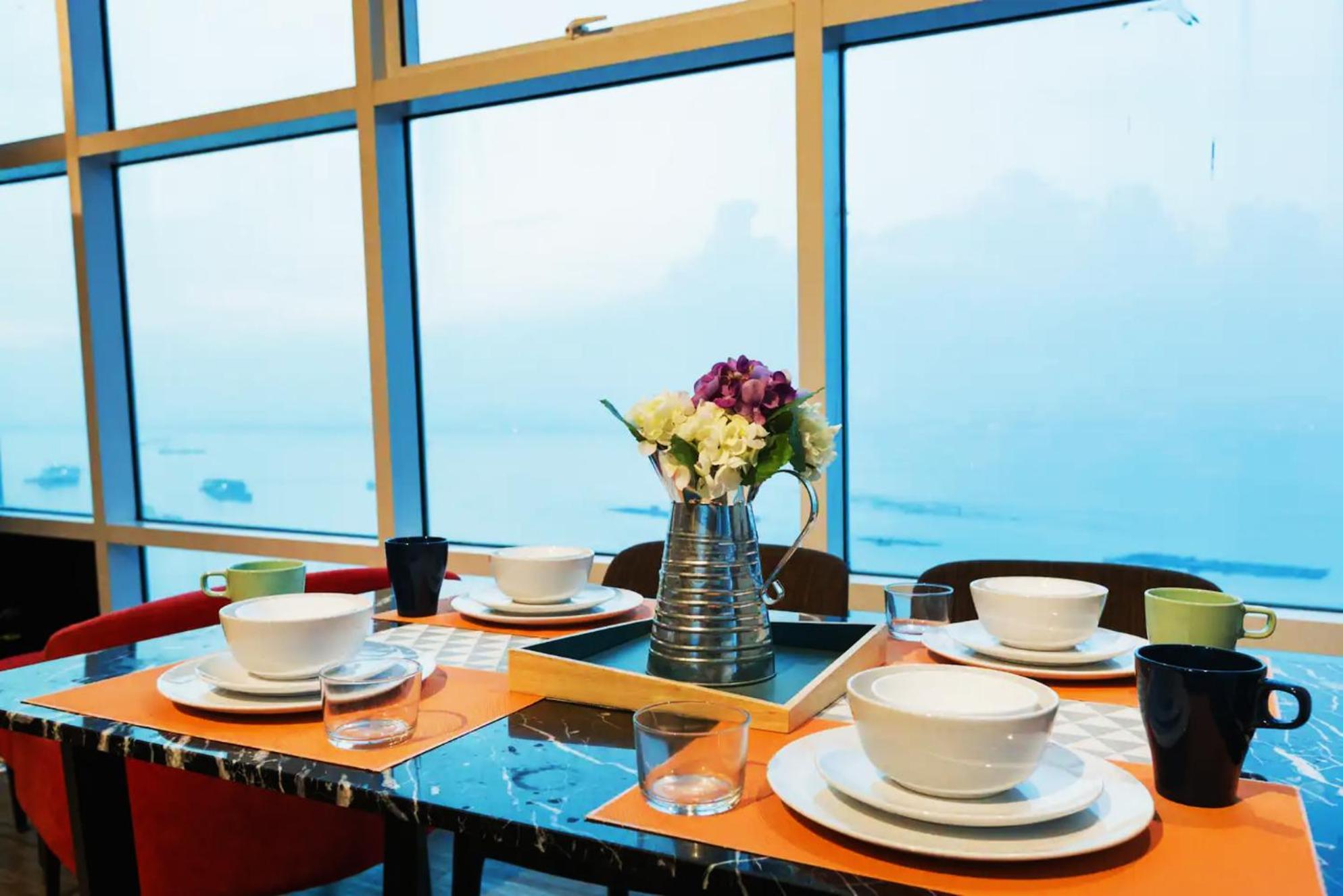 Maritime Seaview Suites Penang จอร์จทาวน์ ภายนอก รูปภาพ