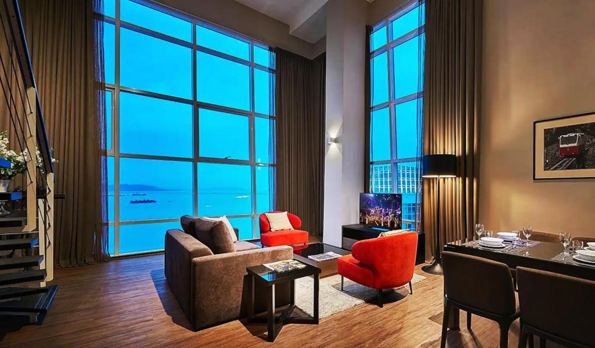 Maritime Seaview Suites Penang จอร์จทาวน์ ภายนอก รูปภาพ