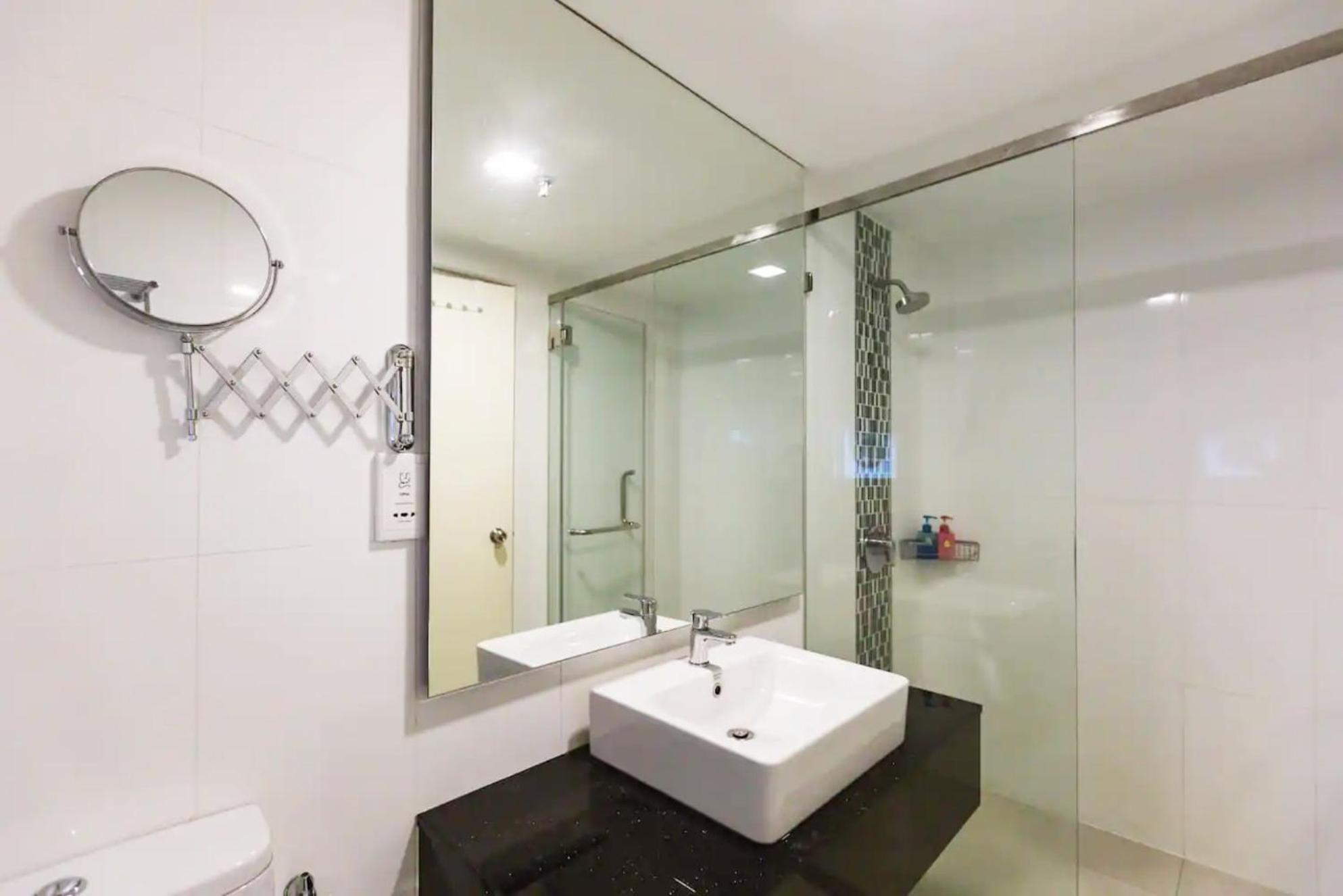 Maritime Seaview Suites Penang จอร์จทาวน์ ภายนอก รูปภาพ
