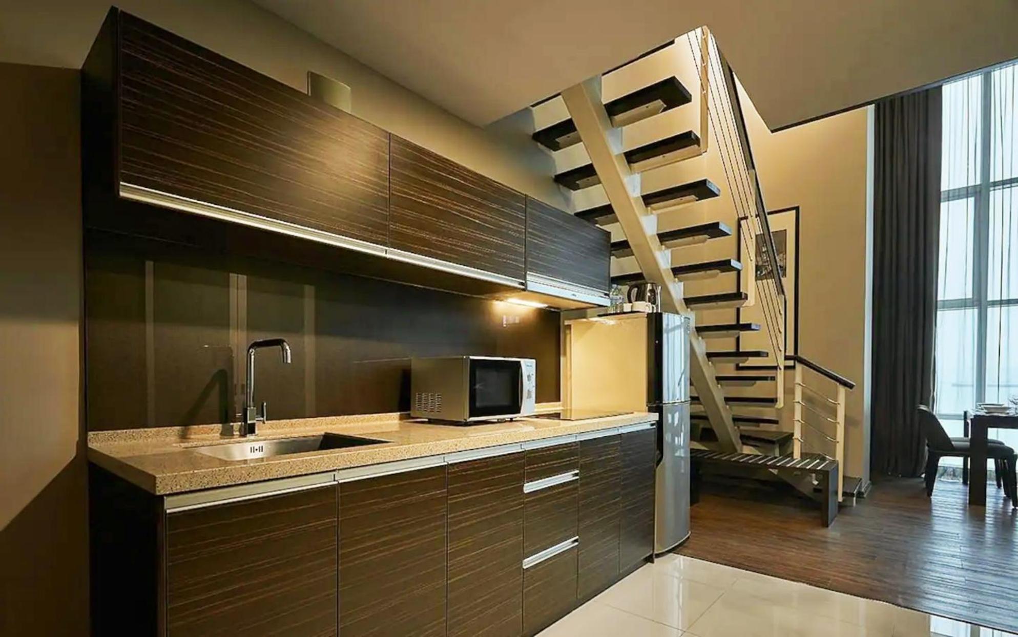 Maritime Seaview Suites Penang จอร์จทาวน์ ภายนอก รูปภาพ