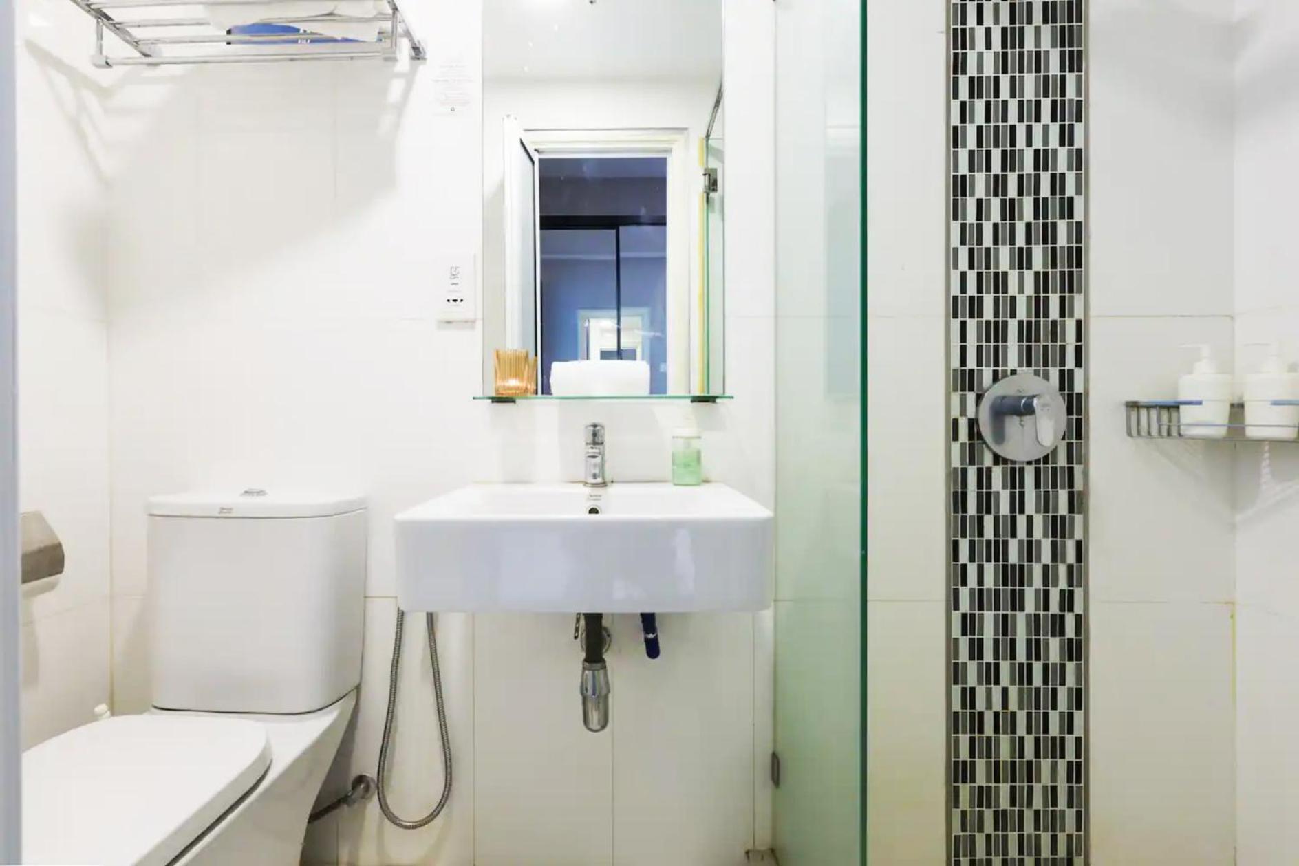 Maritime Seaview Suites Penang จอร์จทาวน์ ภายนอก รูปภาพ